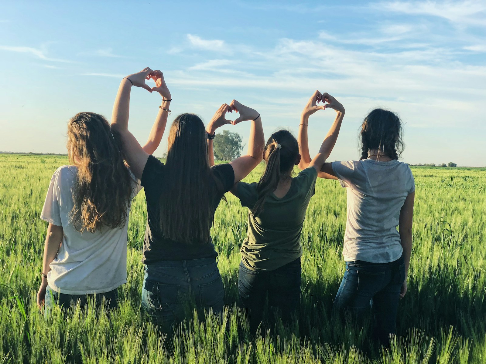 Lasting Friendships: Effective Communication Guide